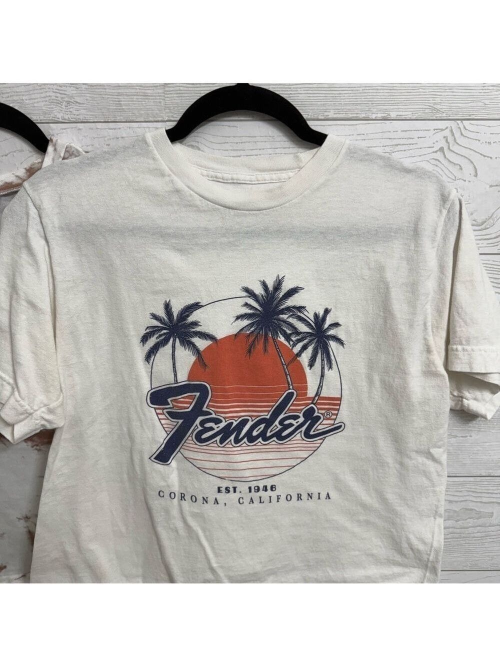 Pair Of Women’s White Cropped Short Sleeve Tee Shirts. Size S - Picture 3 of 6